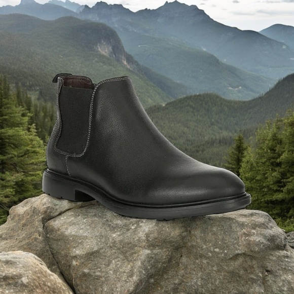 Men’s Chelsea Leather Boot with Waterproof Soles Size 13 NWT
